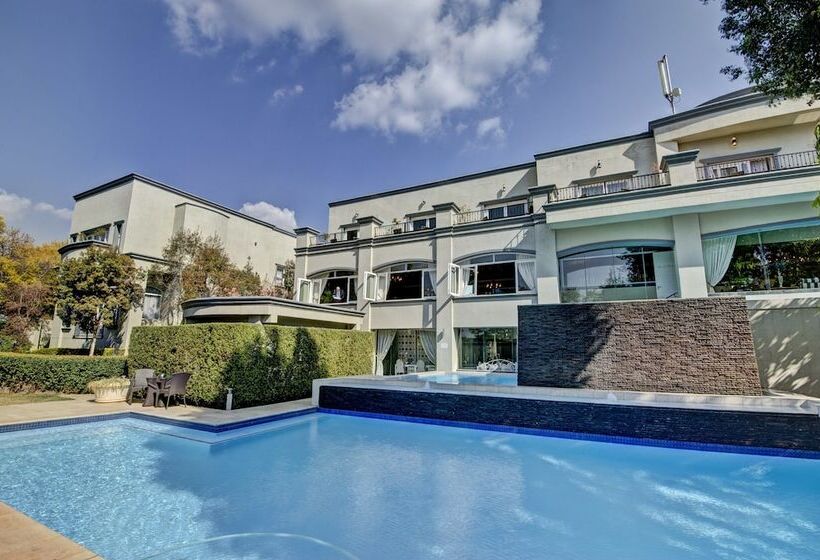 Отель The Marion On Nicol