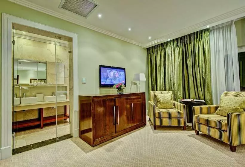 Отель The Marion On Nicol