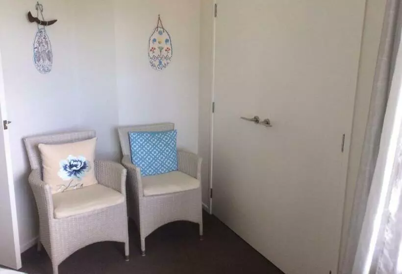 Al Der Rocs B & B