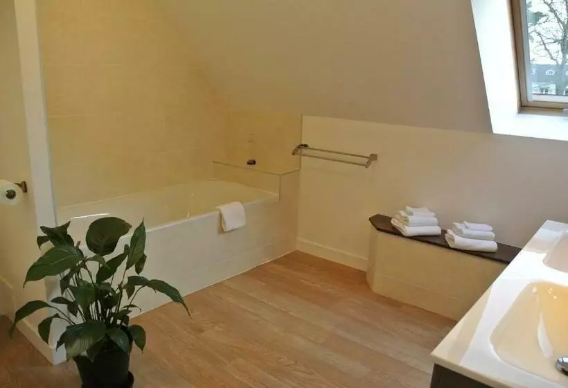 Au Logis De La Rance Bed And Breakfast