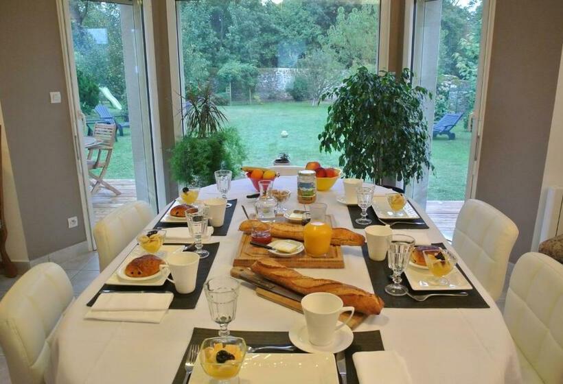 Au Logis De La Rance Bed And Breakfast