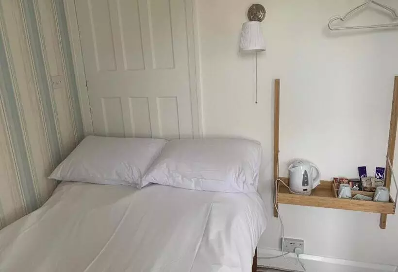 ベッドアンドブレックファースト Holly Trees