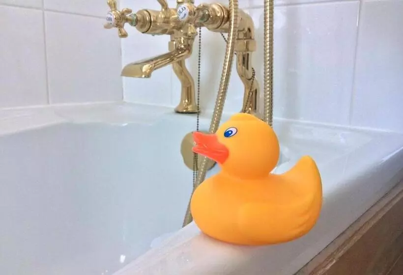 ベッドアンドブレックファースト Holly Trees