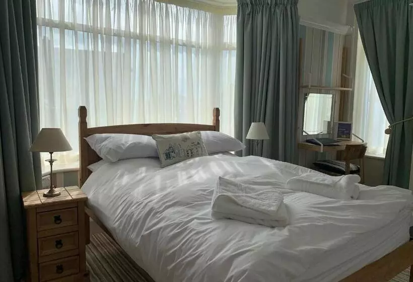 ベッドアンドブレックファースト Holly Trees