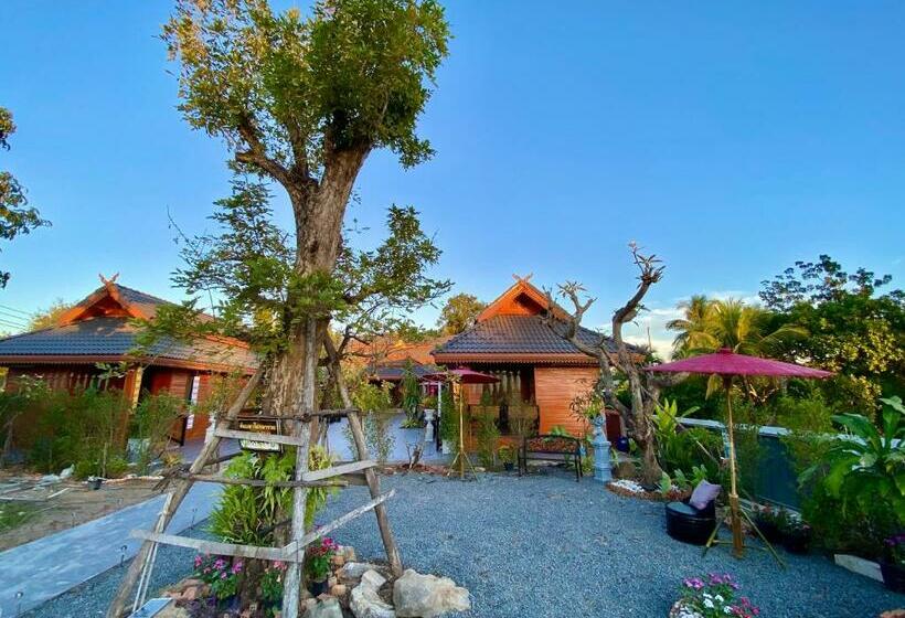 Отель Khum Lanna Boutique