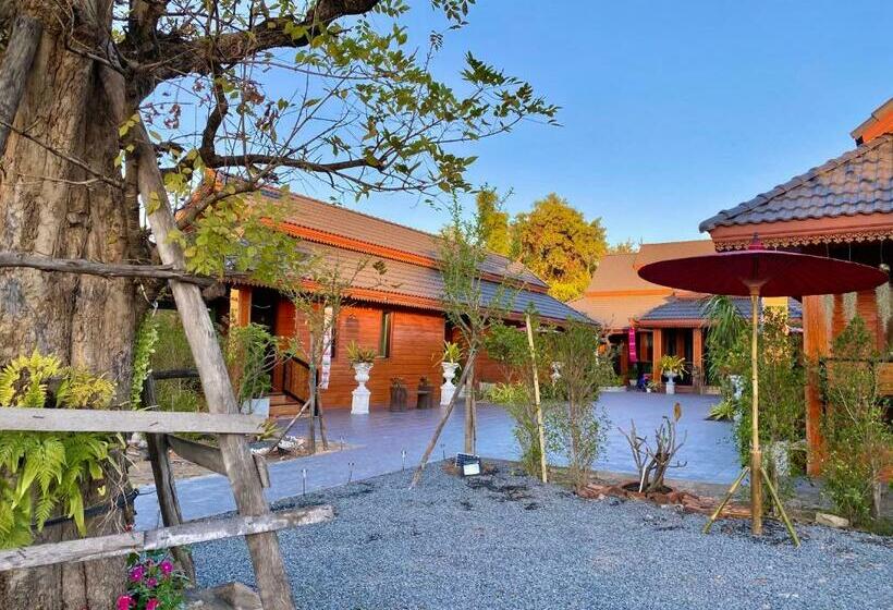 Отель Khum Lanna Boutique