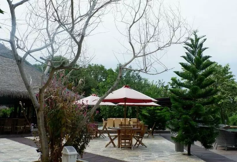 Kasuari Valley Beach Resort
