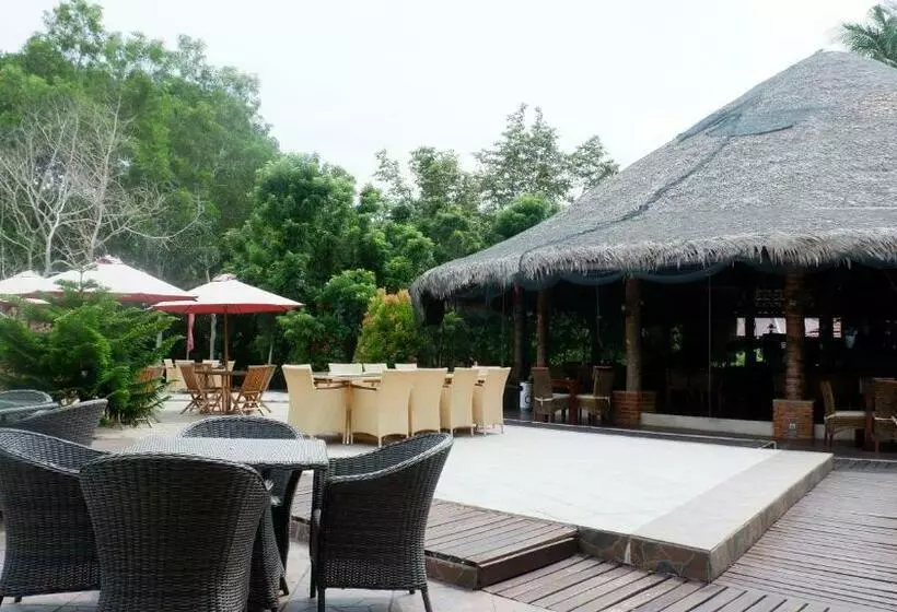 Kasuari Valley Beach Resort