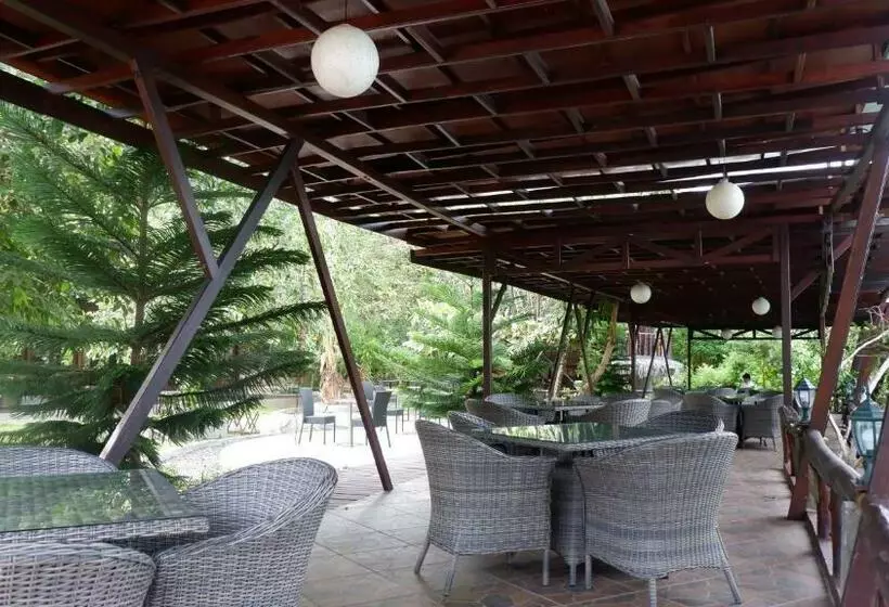 Kasuari Valley Beach Resort