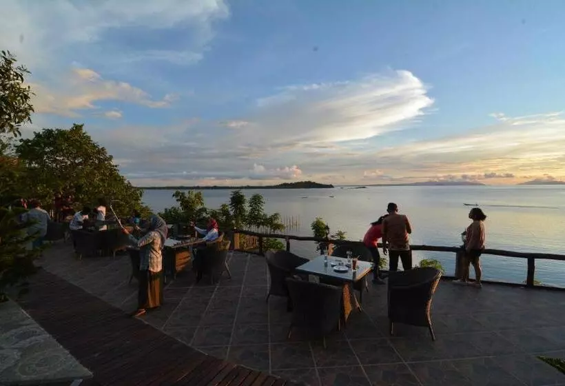 Kasuari Valley Beach Resort
