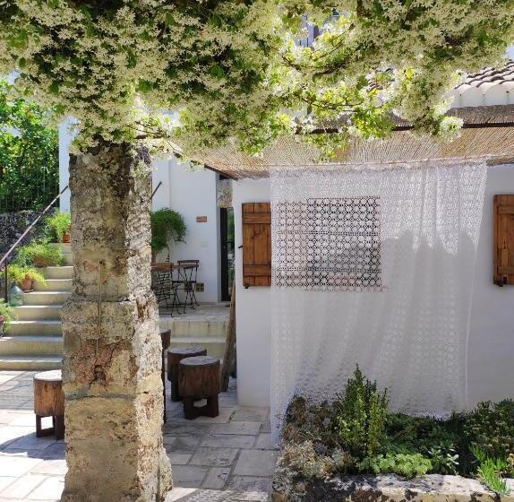 פנסיון Corte Piri