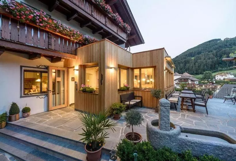 Majatalo Garni Pramstrahler