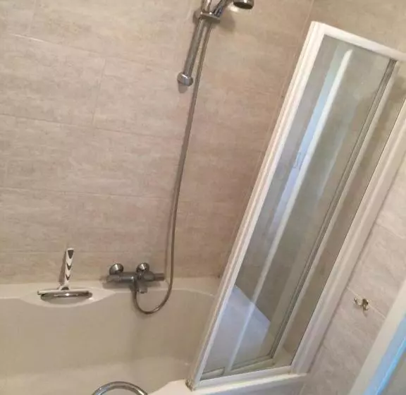 Majatalo Kluiskade 24 Maasland