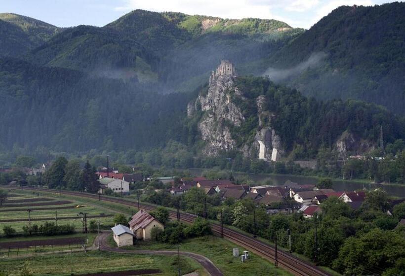 بنسيون Pizzeria Alžbetka