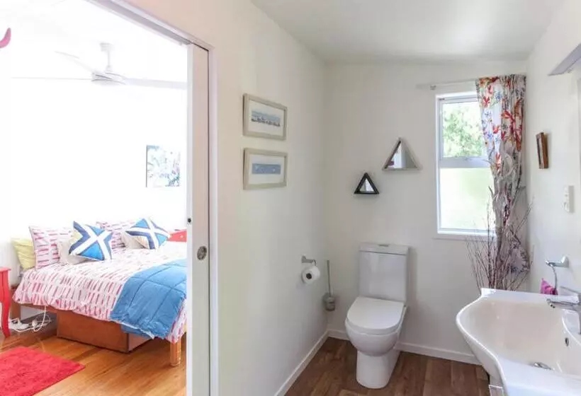 تختخواب و صبحانه Waimoana Garden Accommodation