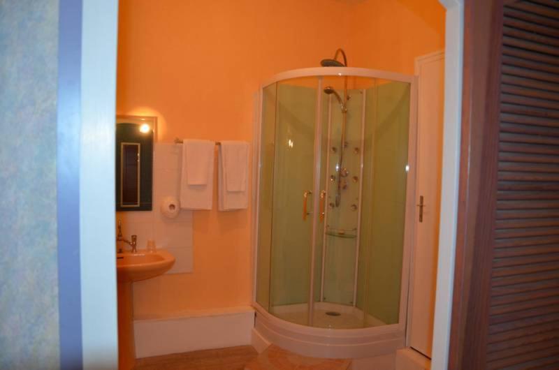 בית מלון כפרי Le Lion D Or