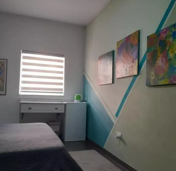 پانسیون Cosy Home By The Sea