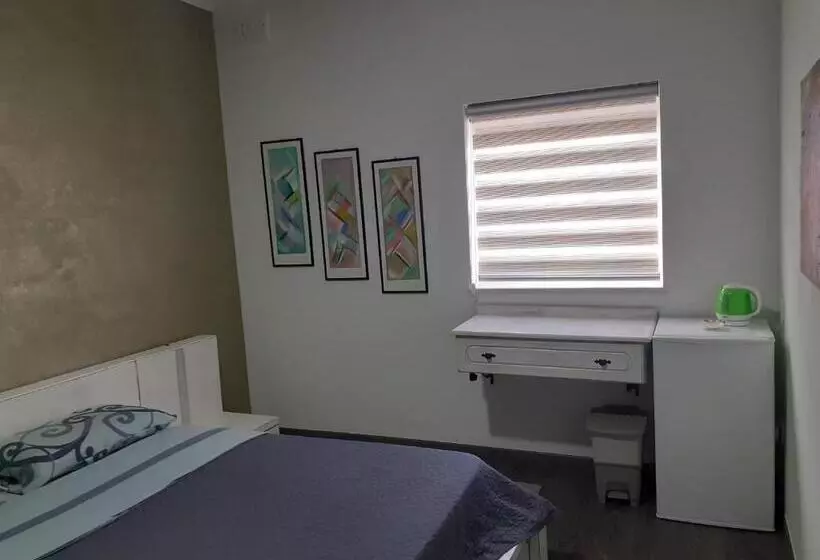 پانسیون Cosy Home By The Sea