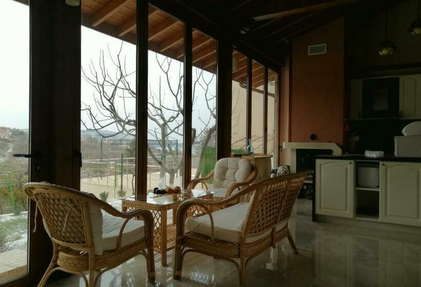 פנסיון Villa Mak