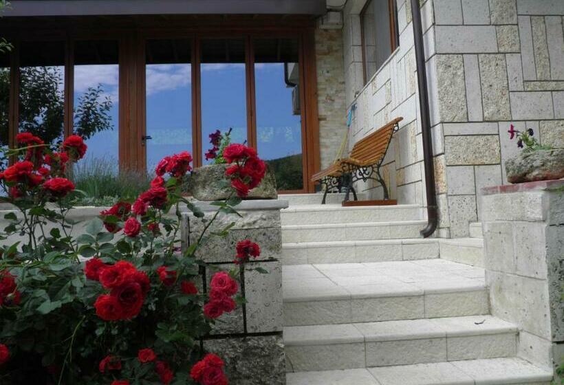 פנסיון Villa Mak