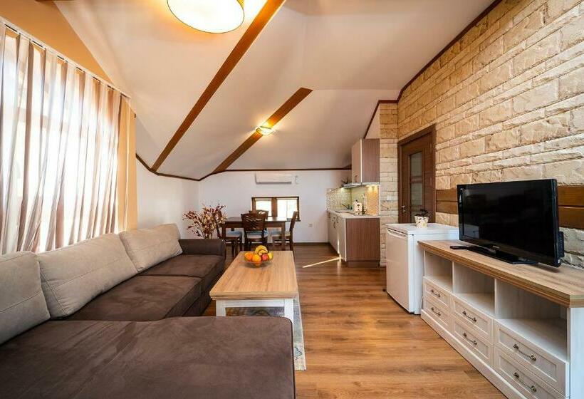 פנסיון Villa Mak