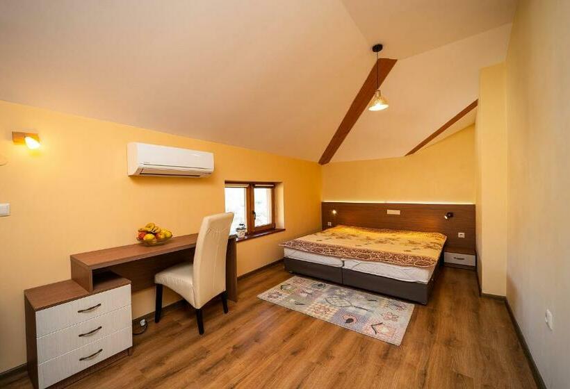 פנסיון Villa Mak