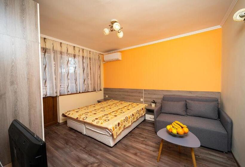 פנסיון Villa Mak