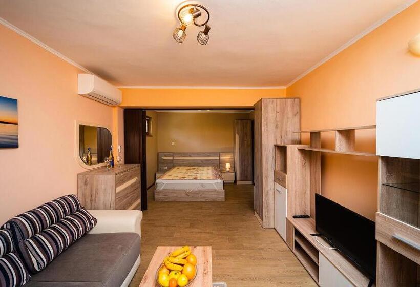 פנסיון Villa Mak