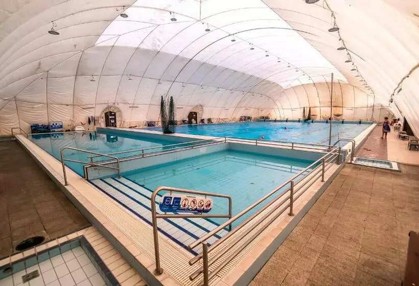 Aamiaismajoitus (B&B) Cvse Clubház és Panzió