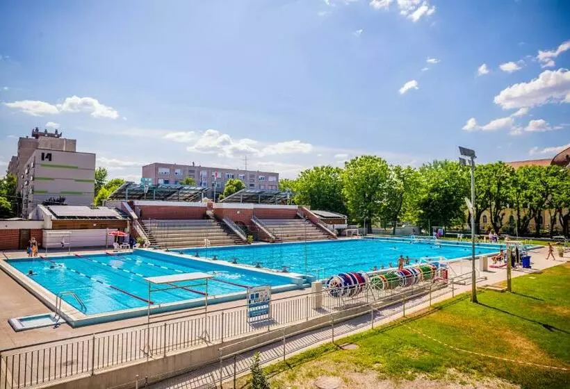 Aamiaismajoitus (B&B) Cvse Clubház és Panzió