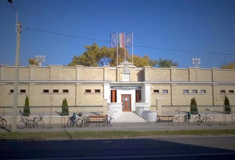 Aamiaismajoitus (B&B) Cvse Clubház és Panzió