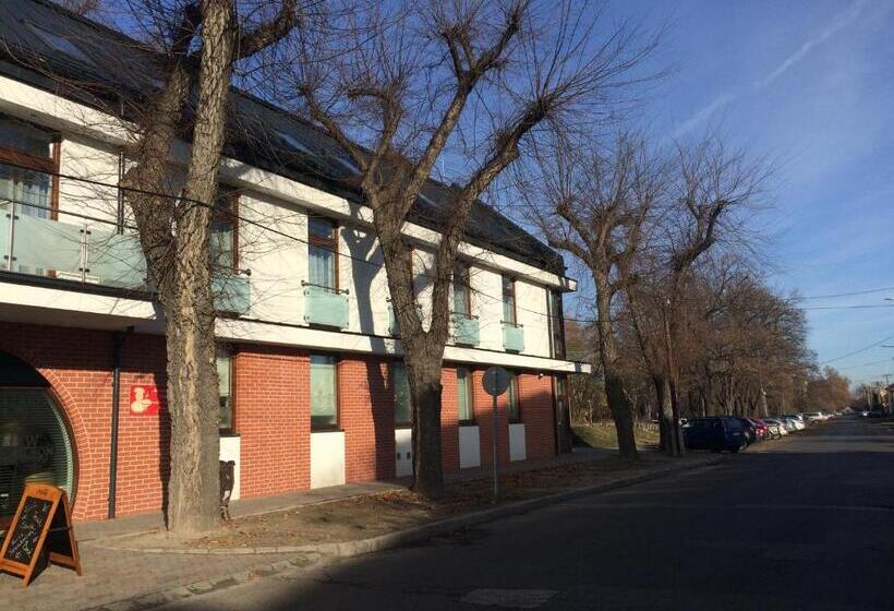 민박 Cvse Clubház és Panzió