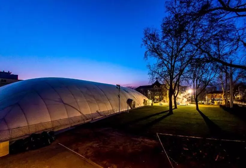 Aamiaismajoitus (B&B) Cvse Clubház és Panzió