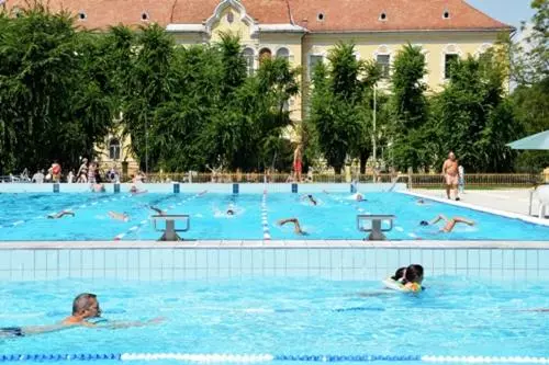 Aamiaismajoitus (B&B) Cvse Clubház és Panzió