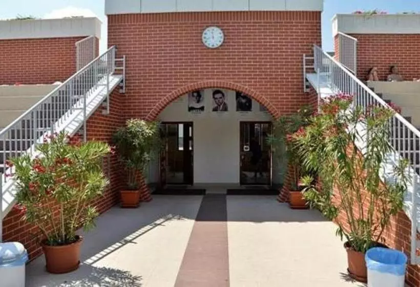 Aamiaismajoitus (B&B) Cvse Clubház és Panzió