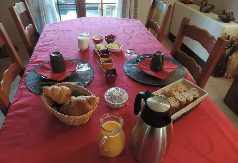 ベッドアンドブレックファースト Le Jardin Des Paons