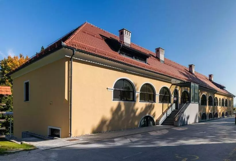 هتل Dvorec Trebnik Sobe