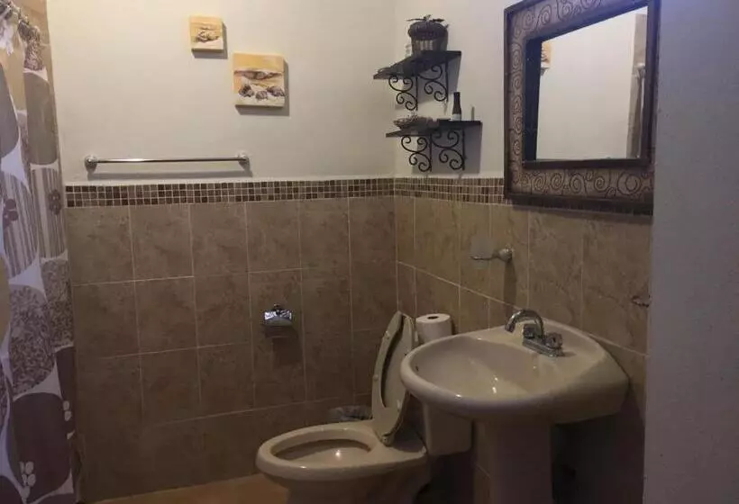 Hotelli Hostal Doña Carlota