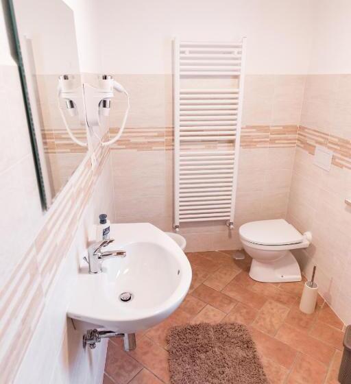 בית מלון כפרי La Sorgente Del Radicino