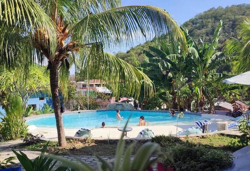 Отель Wae Molas