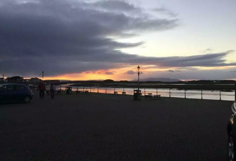 Majatalo Harbourlights Accomodation