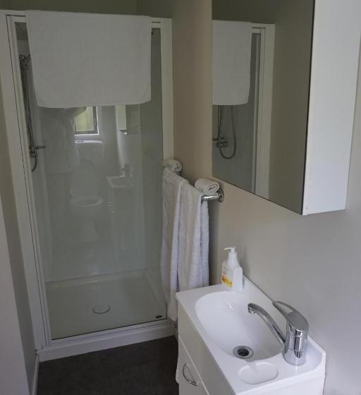 بنسيون Ivy S Cottage