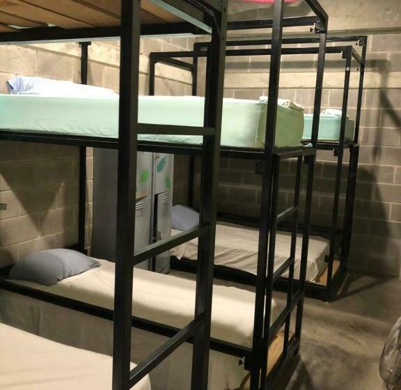 ユースホステル Hostal Tortuga