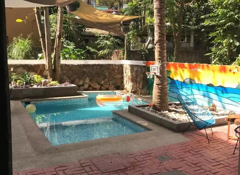 ユースホステル Hostal Tortuga