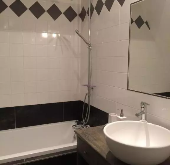 Aamiaismajoitus (B&B) La Moulinière, Jolie Longère Du Xviiè