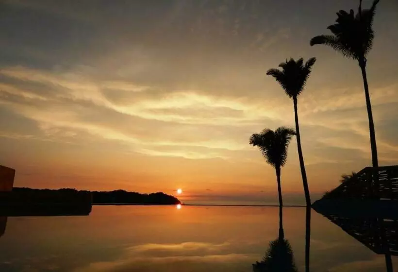 Hotelli Villa Los Corales