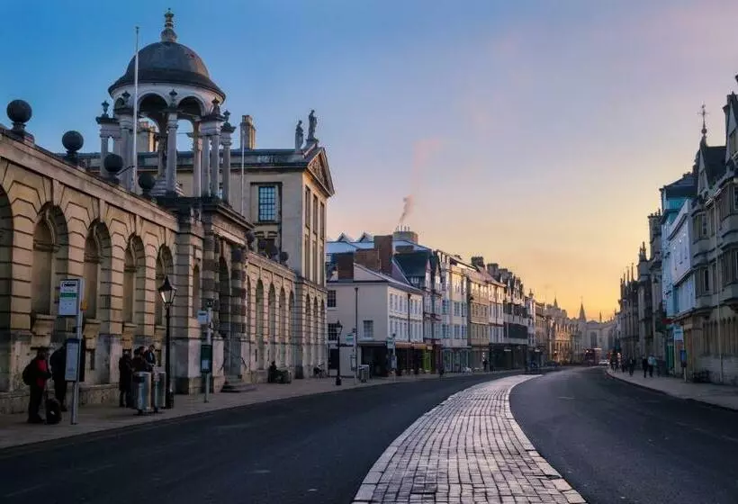 Majatalo Golden Cross Guesthouse