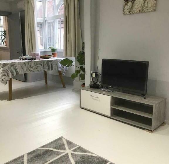 بنسيون Golden Cross Guesthouse