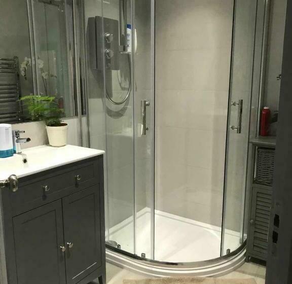 بنسيون Golden Cross Guesthouse