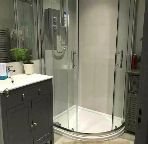 Majatalo Golden Cross Guesthouse